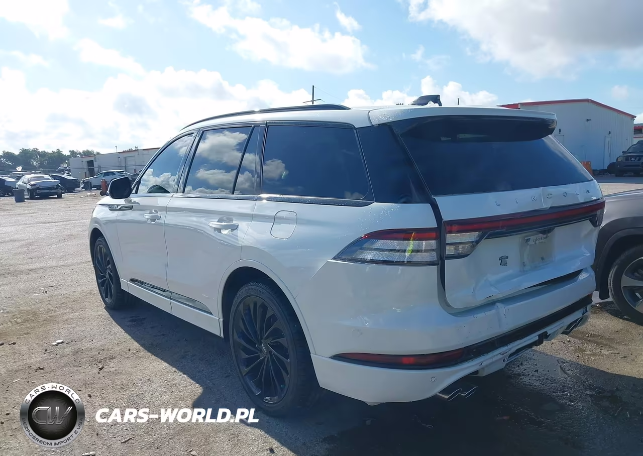 2026 Lincoln Aviator Reserve VIN:5LM5J7XC2TGL12434 - 3
