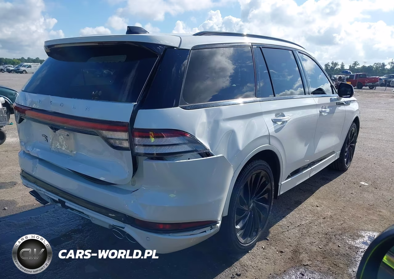 2026 Lincoln Aviator Reserve VIN:5LM5J7XC2TGL12434 - 4