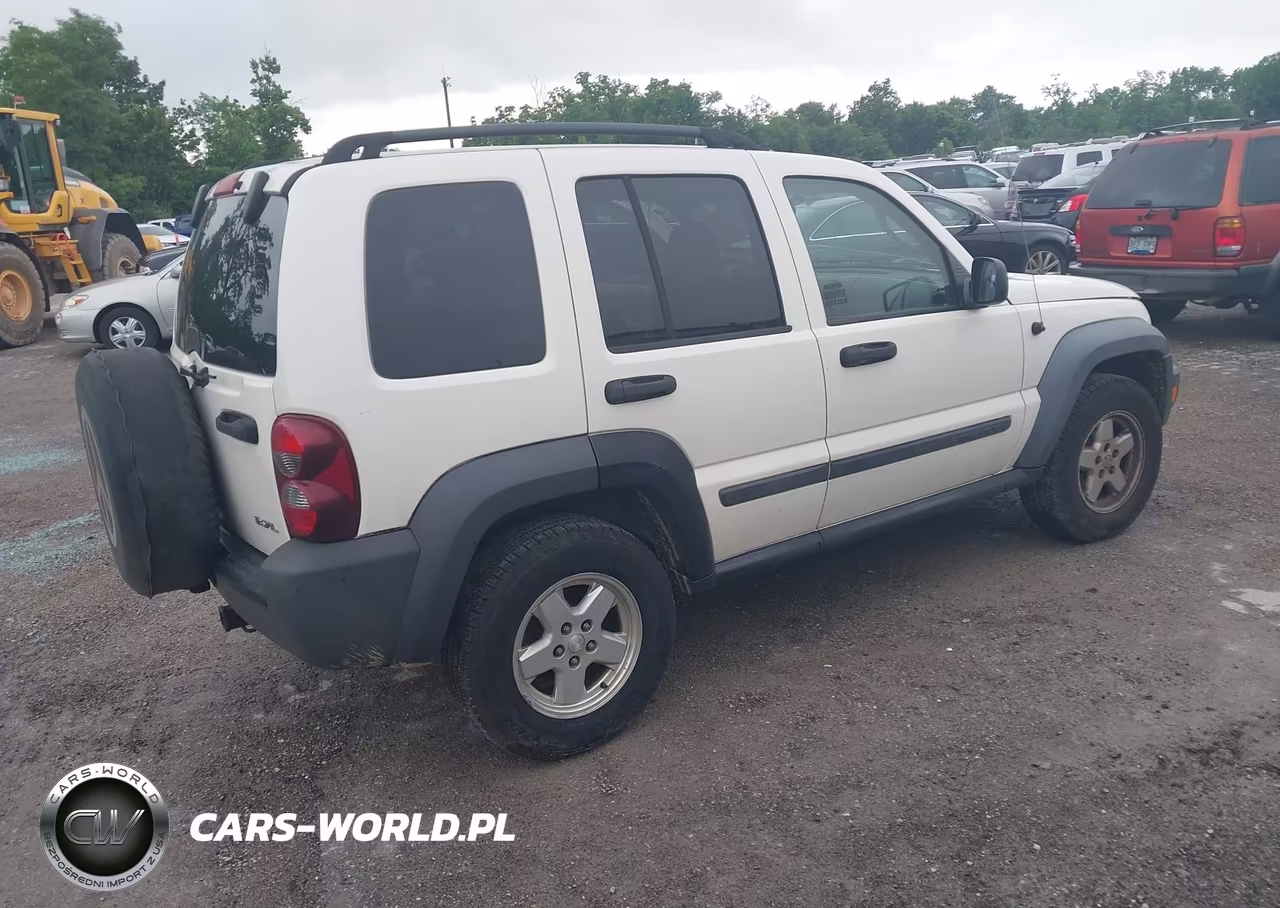 2007 Jeep Liberty Sport VIN:1J4GL48KX7W612968 - 4