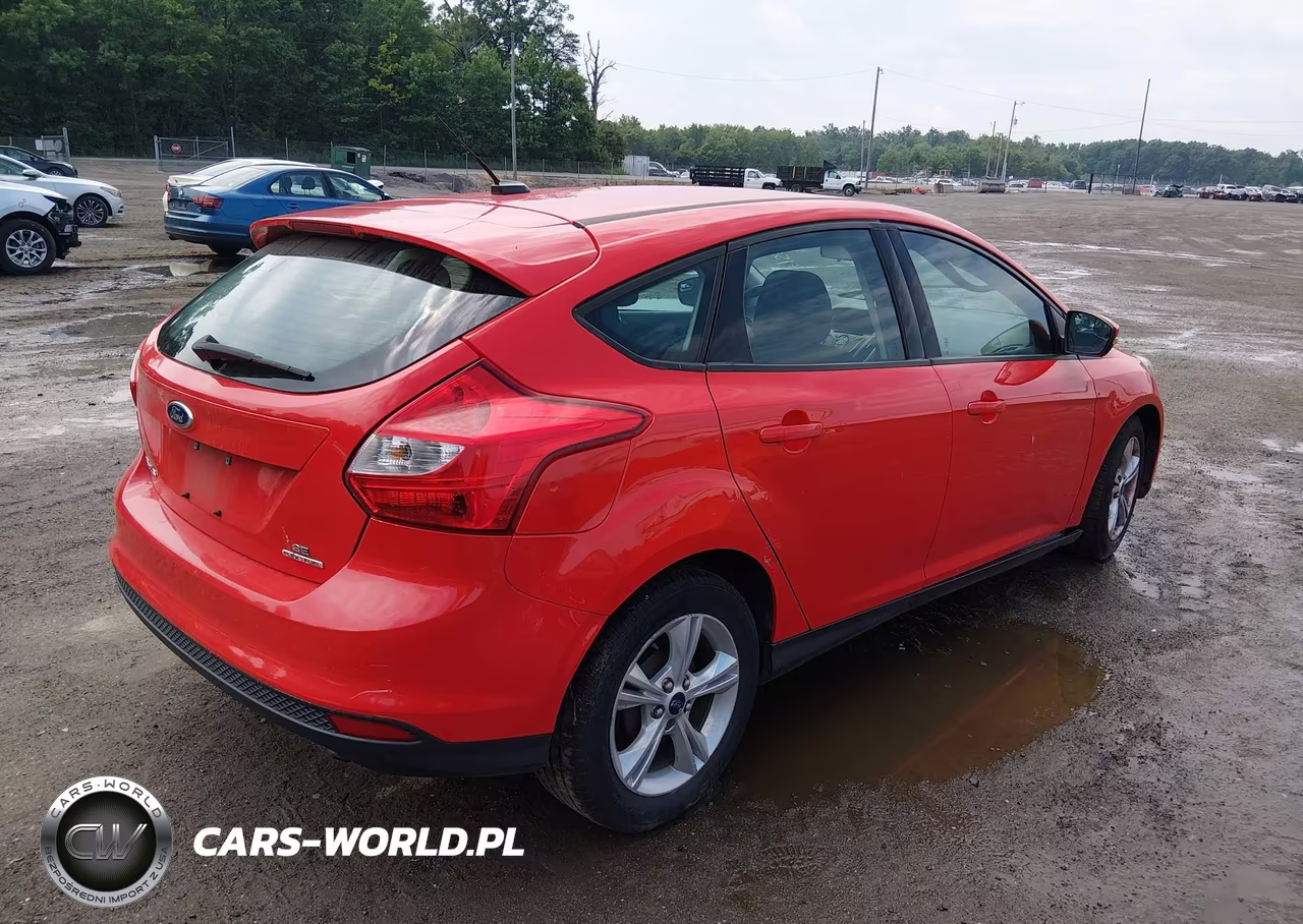 2014 Ford Focus Se VIN:1FADP3K26EL302000 - 4