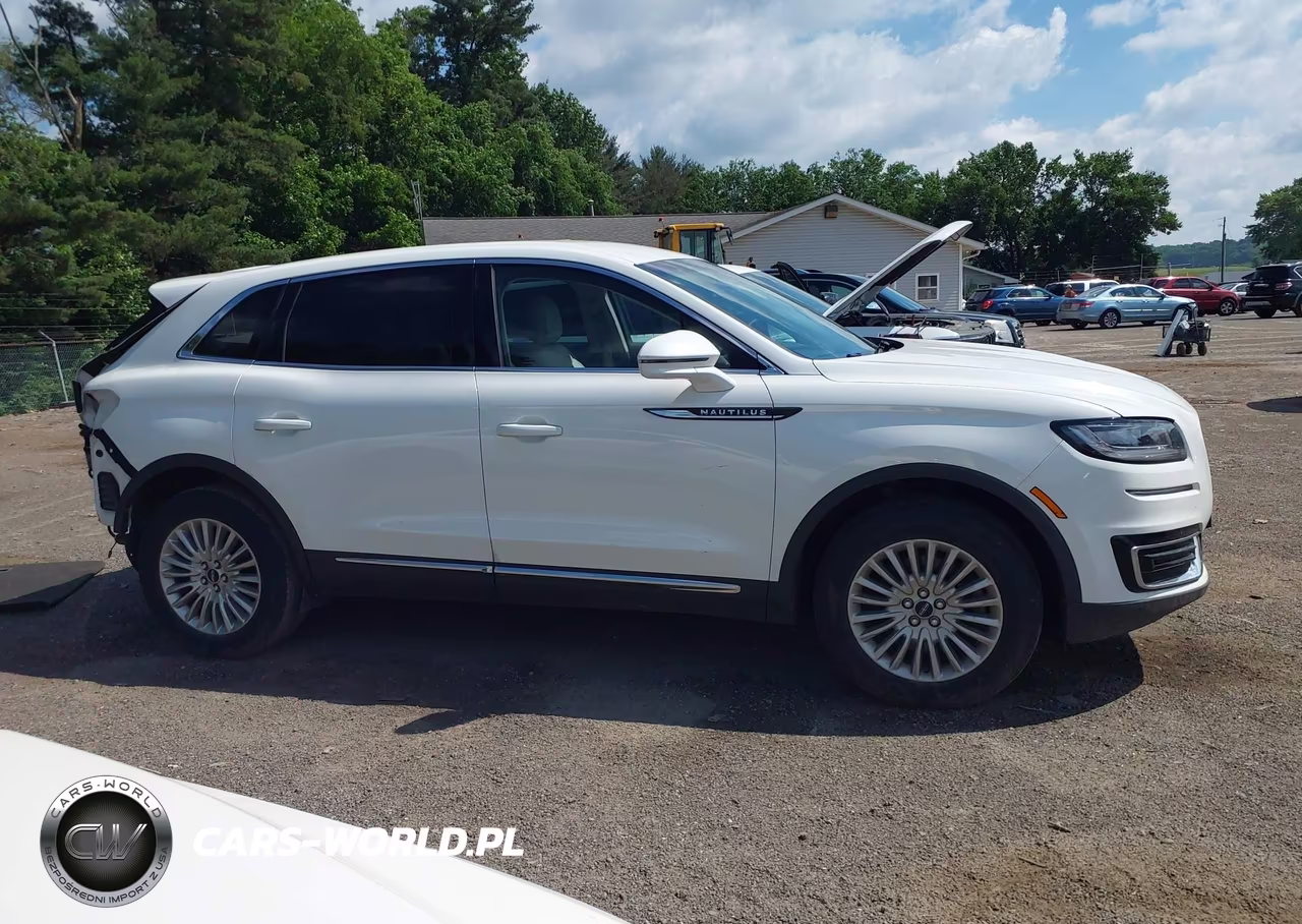 2020 Lincoln Nautilus Standard VIN:2LMPJ6J92LBL15283 - 14