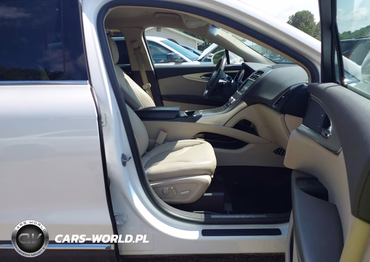 2020 Lincoln Nautilus Standard VIN:2LMPJ6J92LBL15283 - 5