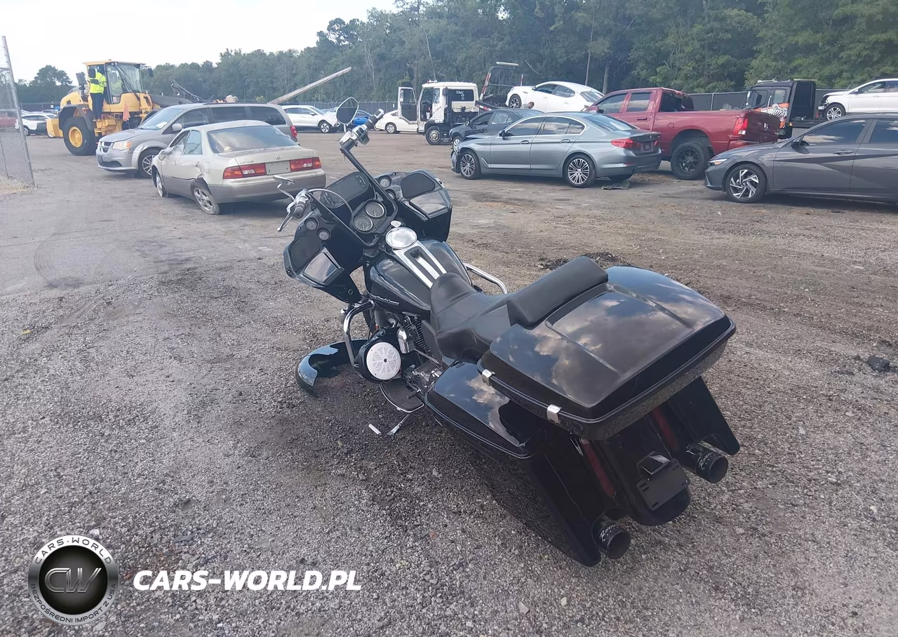 2013 Harley-Davidson Fltru Road Glide Ultra VIN:1HD1KGM12DB651116 - 3