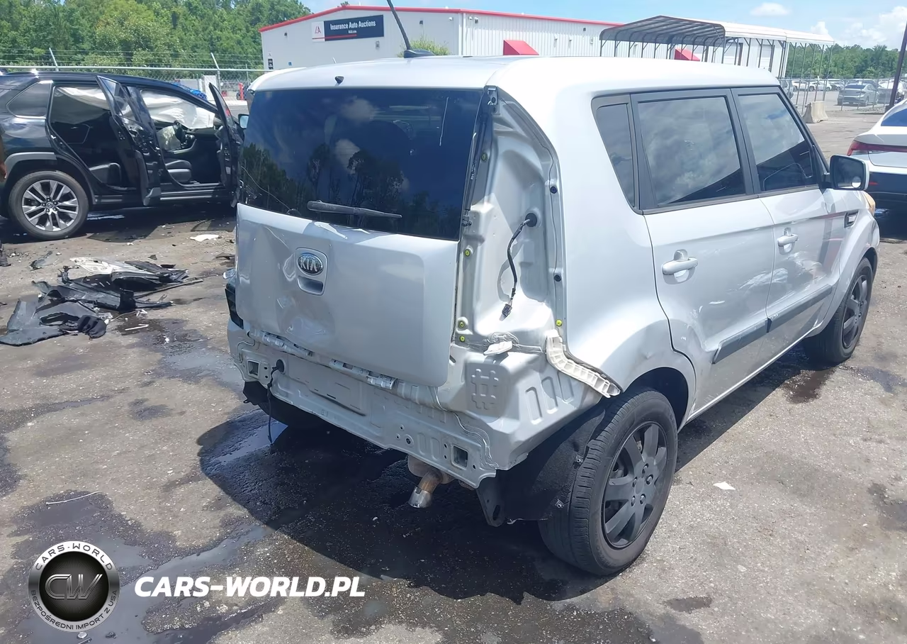 2013 Kia Soul VIN:KNDJT2A57D7757668 - 4