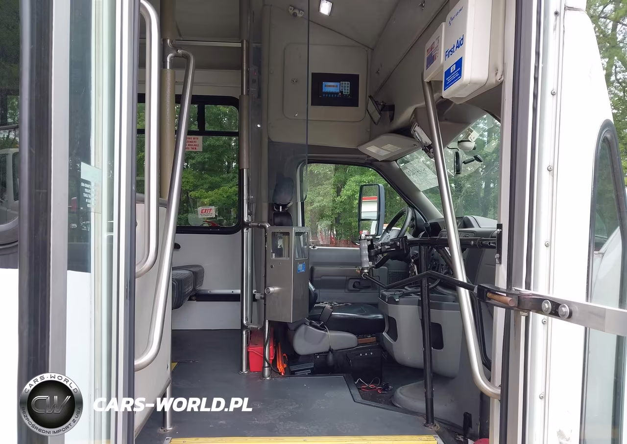 2019 Ford E-450 Cutaway VIN:1FDFE4FS0KDC35856 - 7