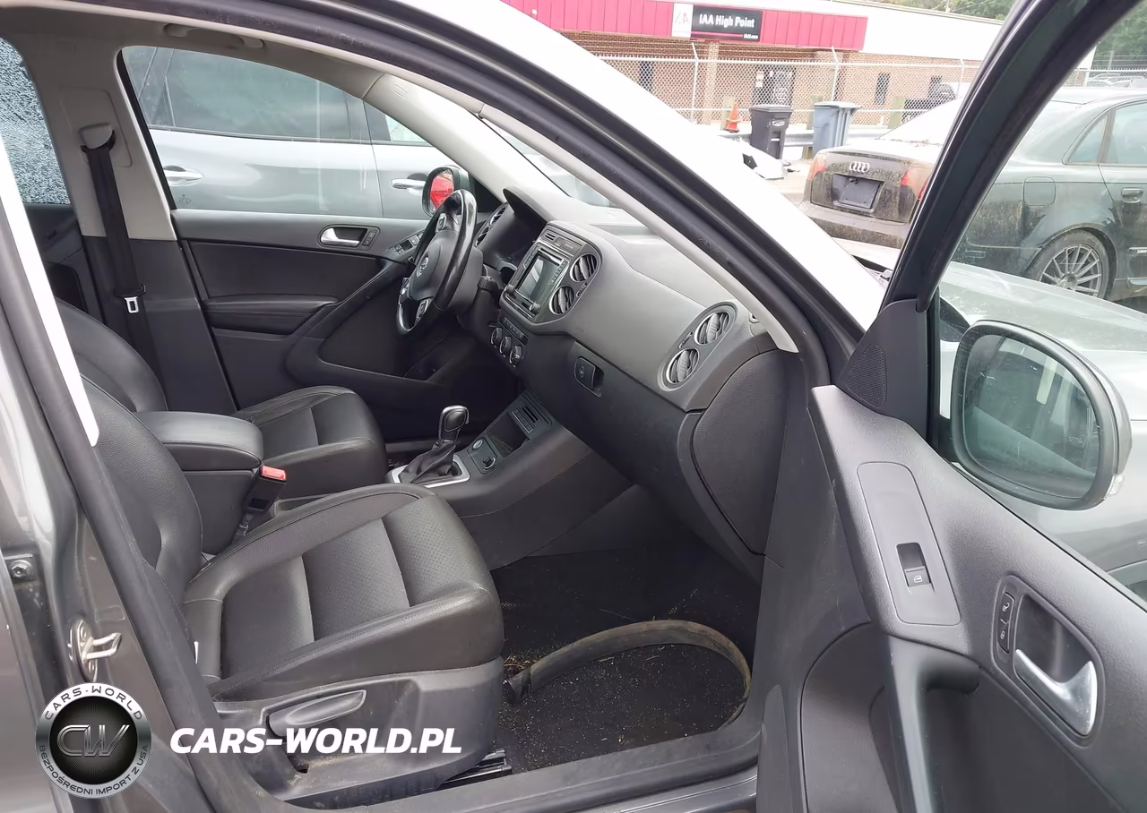 2017 Volkswagen Tiguan 2.0T-2.0T S VIN:WVGAV7AX0HK029360 - 5