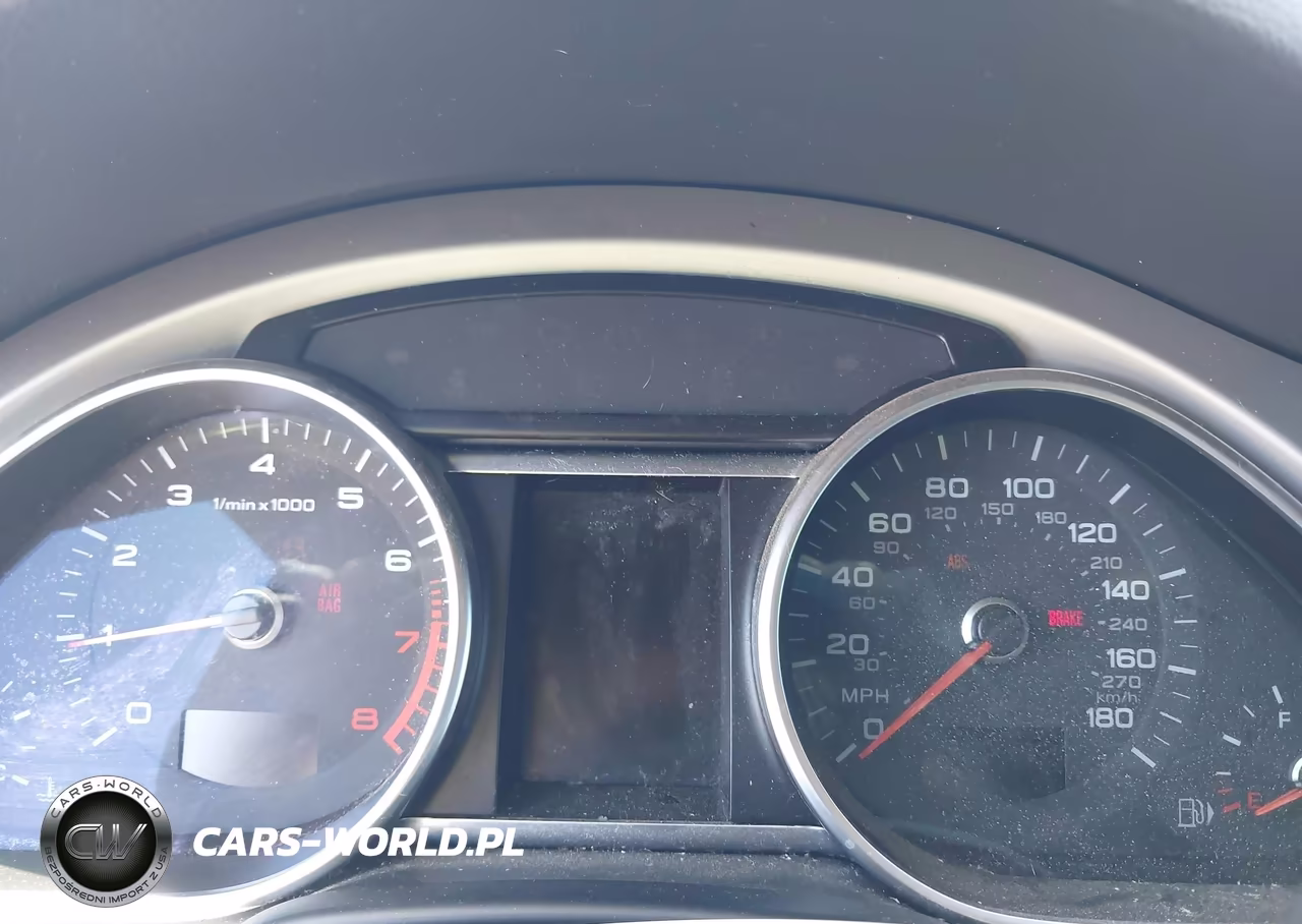 2011 Audi Q7 3.0T S Line Prestige VIN:WA1DGAFE8BD008570 - 7