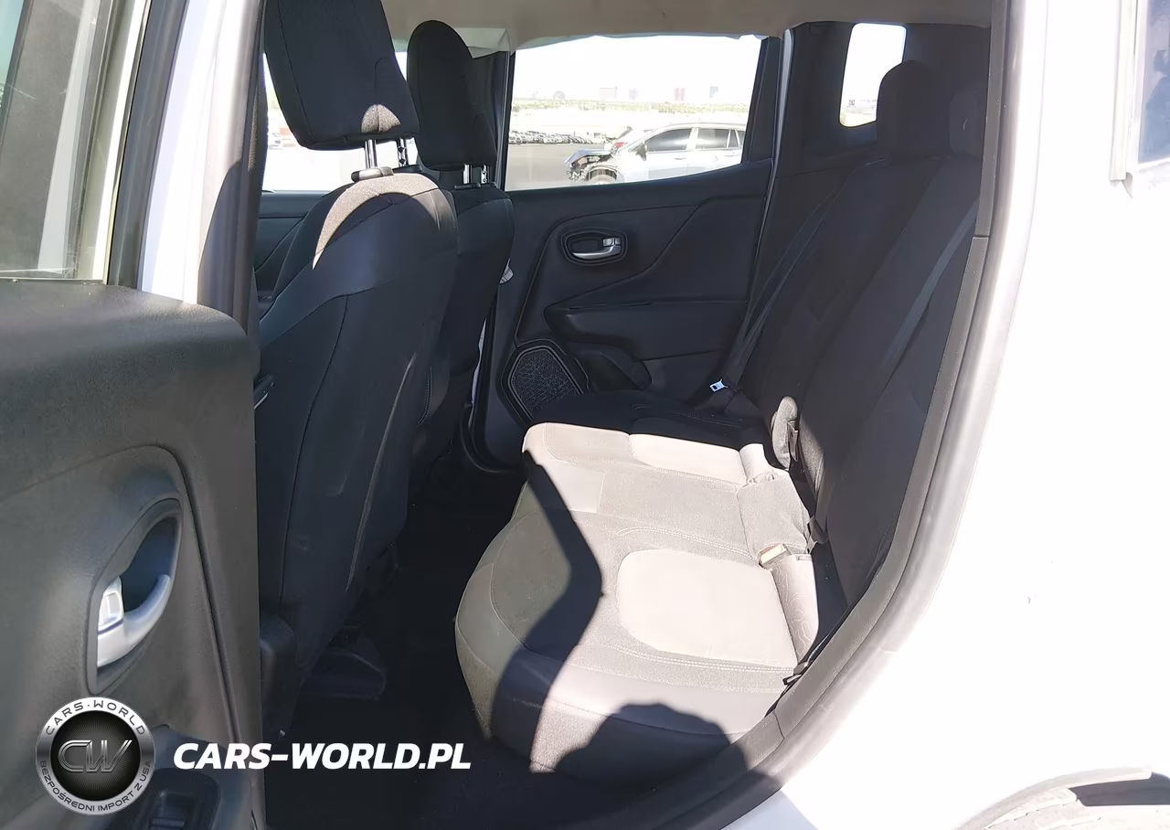 2023 Jeep Renegade Upland 4X4 VIN:ZACNJDB19PPP67508 - 8