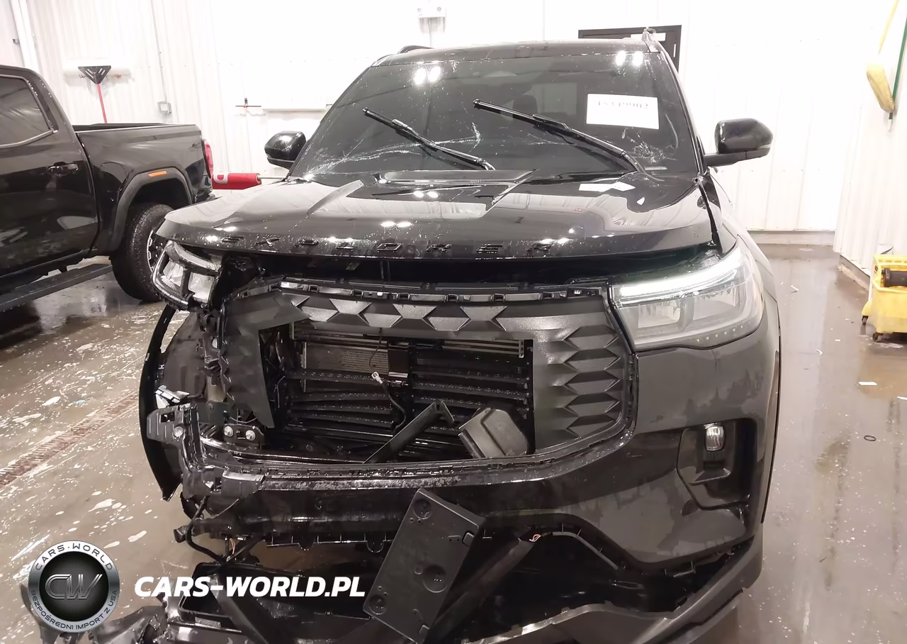 2025 Ford Explorer St-Line VIN:1FMUK8KH7SGA43253 - 13