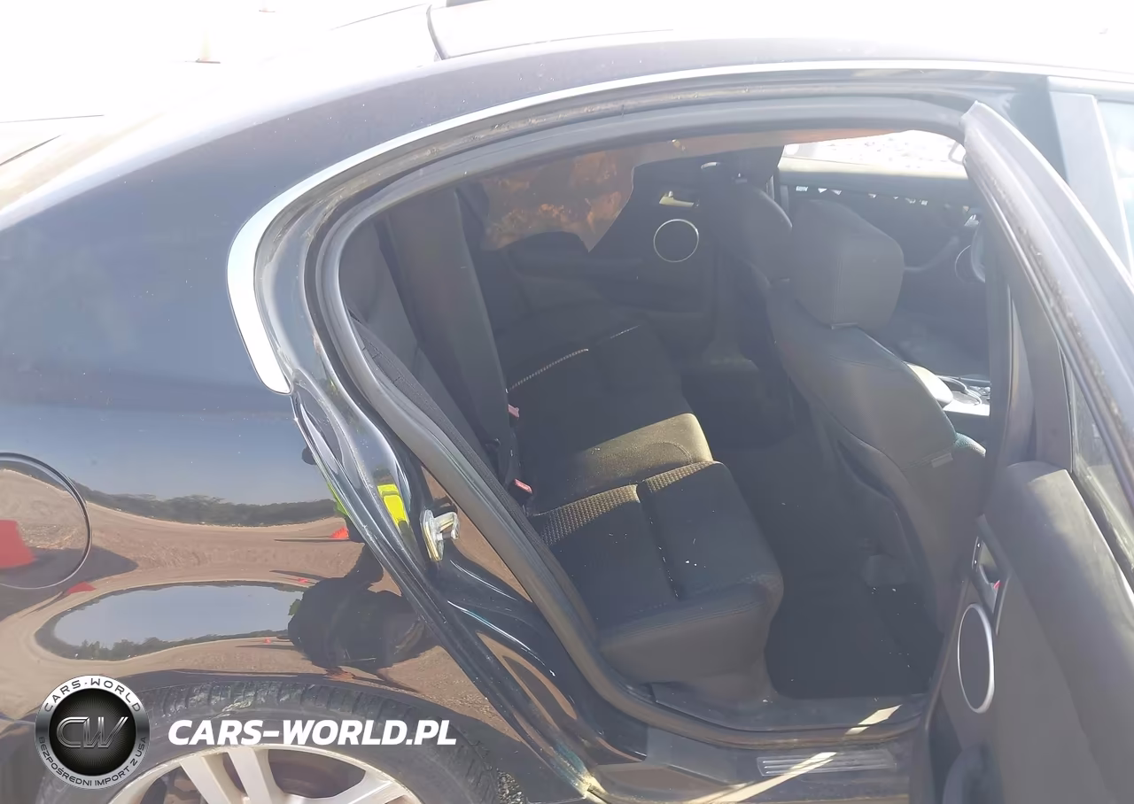 2009 Pontiac G8 VIN:6G2ER57729L196926 - 8