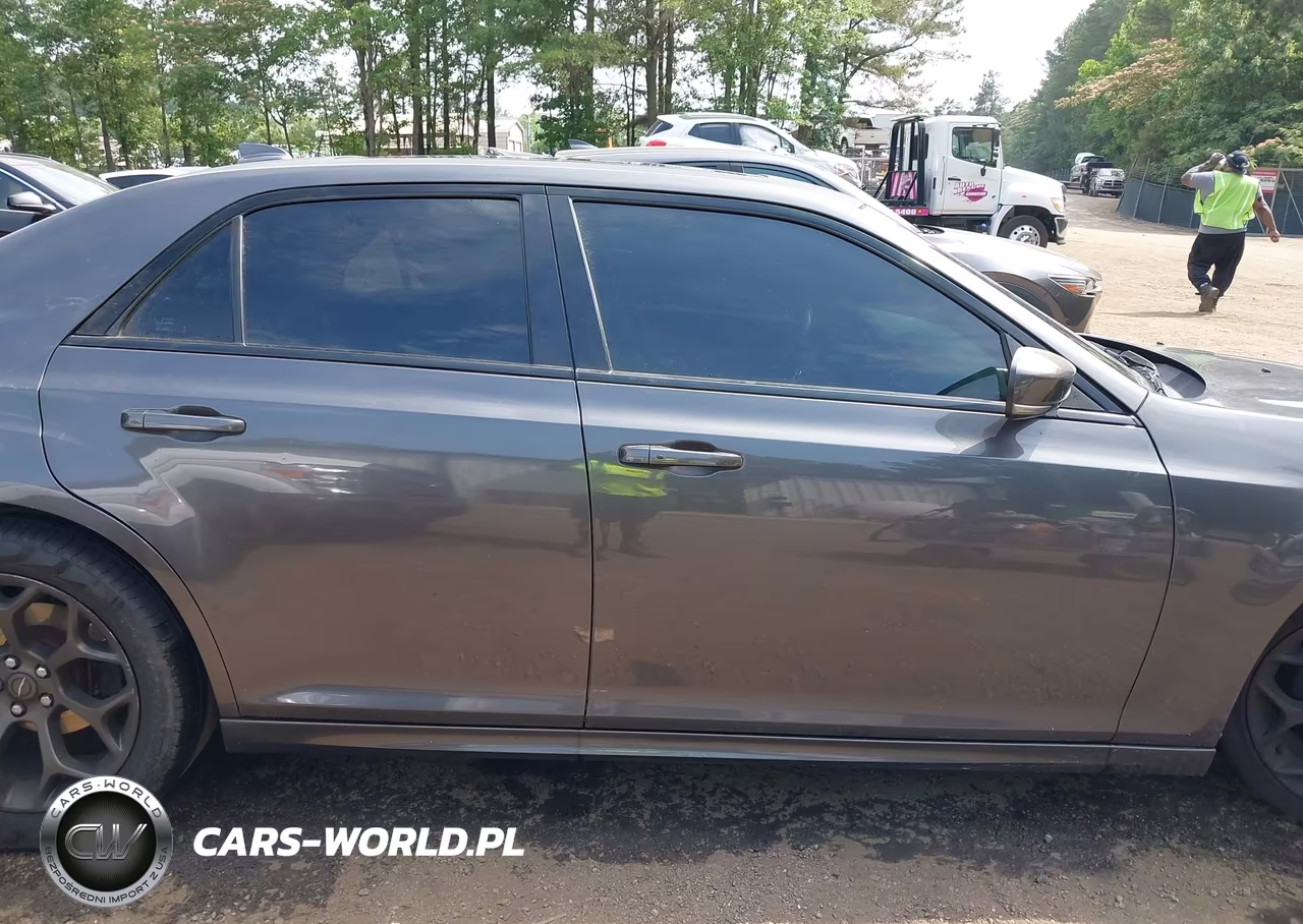 2016 Chrysler 300 300S Alloy Edition VIN:2C3CCABG8GH310895 - 14