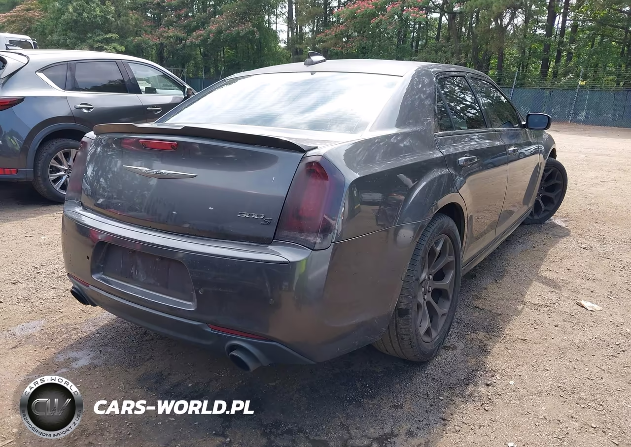 2016 Chrysler 300 300S Alloy Edition VIN:2C3CCABG8GH310895 - 4