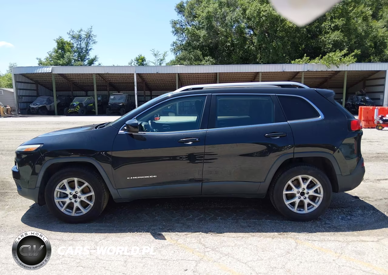 2015 Jeep Cherokee Latitude VIN:1C4PJMCB3FW788407 - 14