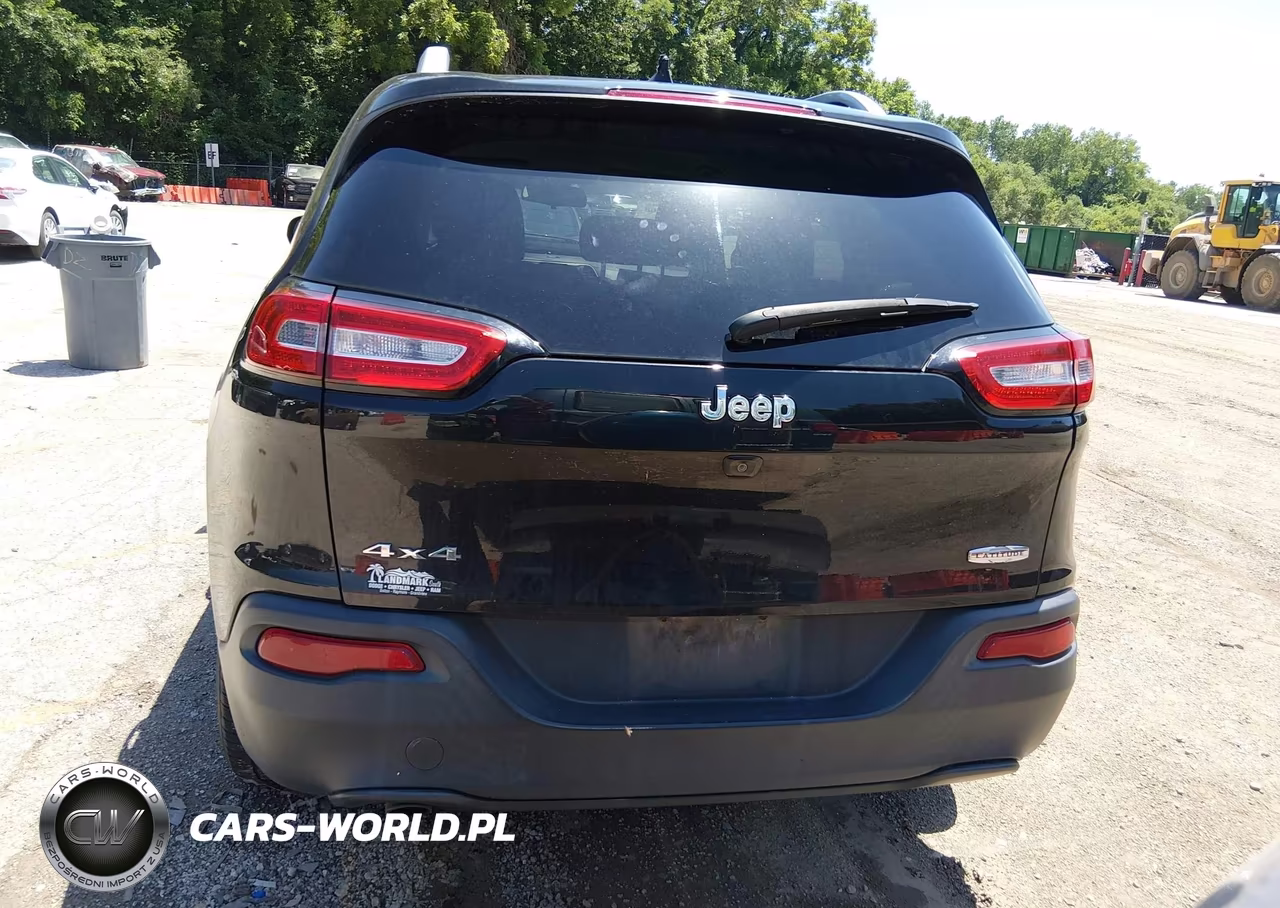 2015 Jeep Cherokee Latitude VIN:1C4PJMCB3FW788407 - 16