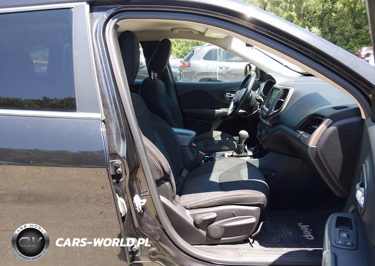 2015 Jeep Cherokee Latitude VIN:1C4PJMCB3FW788407 - 5