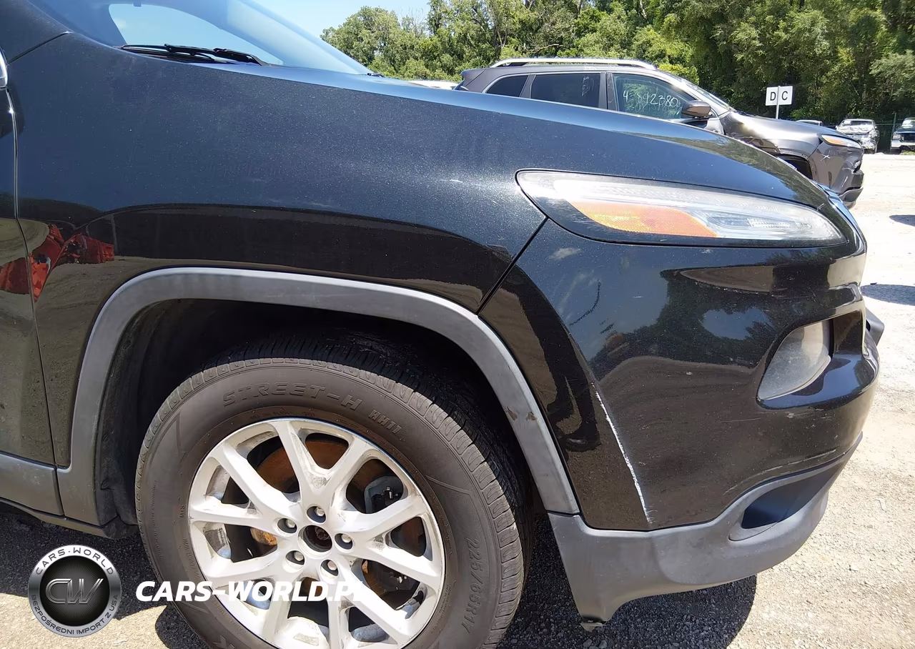 2015 Jeep Cherokee Latitude VIN:1C4PJMCB3FW788407 - 6