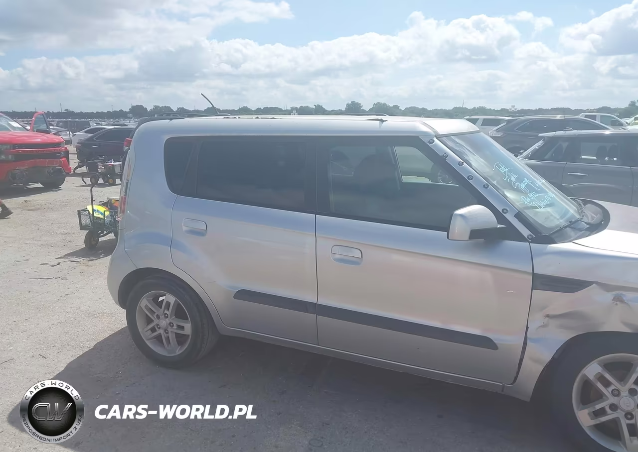 2010 Kia Soul + VIN:KNDJT2A20A7051403 - 7