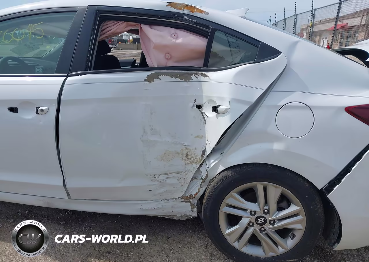 2020 Hyundai Elantra Sel VIN:5NPD84LF7LH592750 - 17