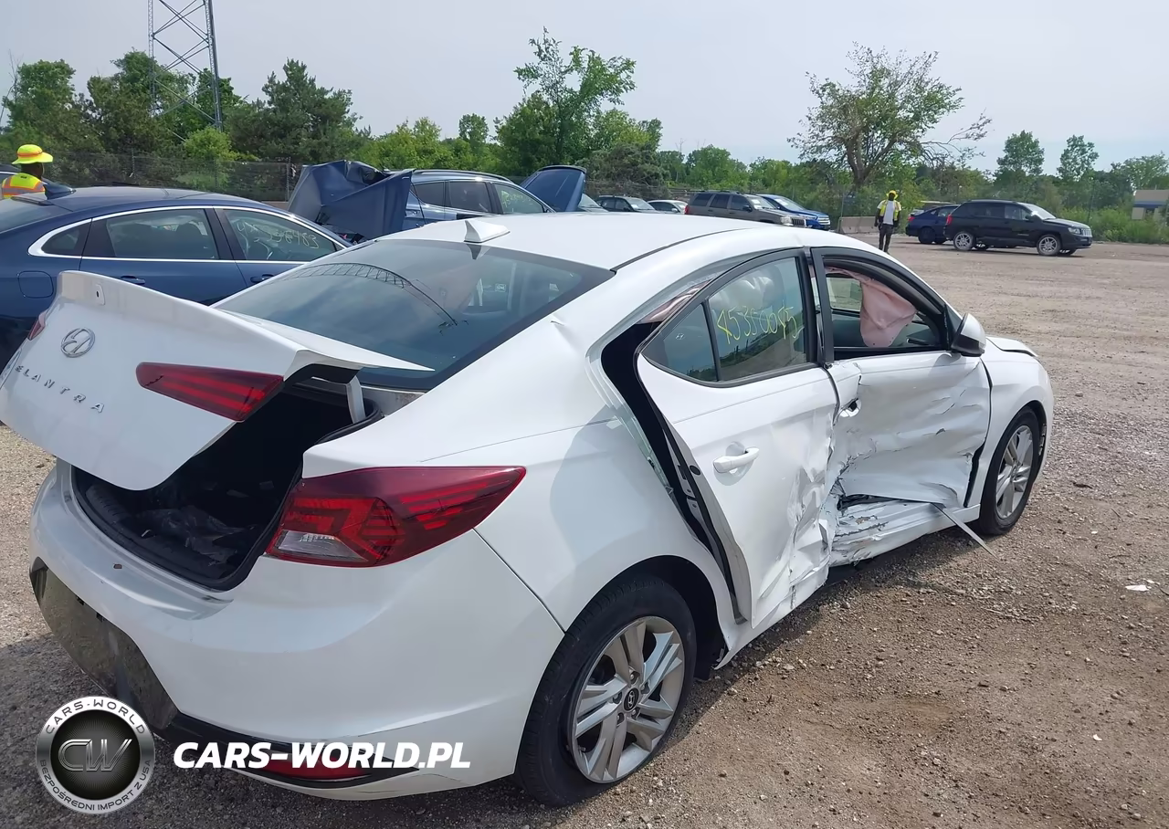 2020 Hyundai Elantra Sel VIN:5NPD84LF7LH592750 - 4