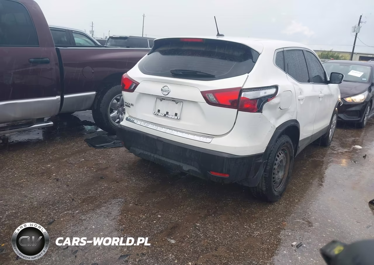 2018 Nissan Rogue Sport S VIN:JN1BJ1CPXJW107479 - 4