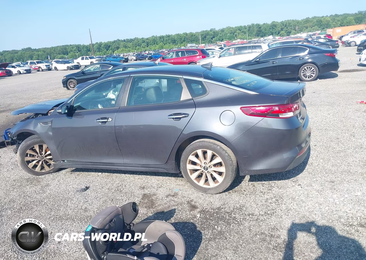 2018 Kia Optima S VIN:5XXGT4L36JG206636 - 14