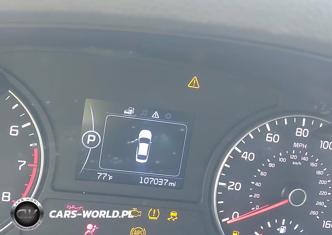 2018 Kia Optima S VIN:5XXGT4L36JG206636 - 15