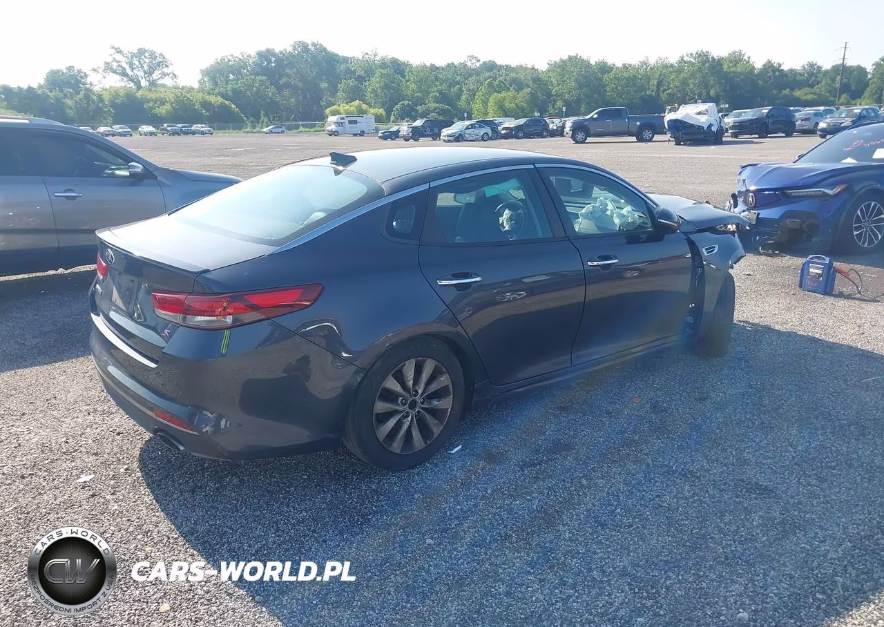 2018 Kia Optima S VIN:5XXGT4L36JG206636 - 4