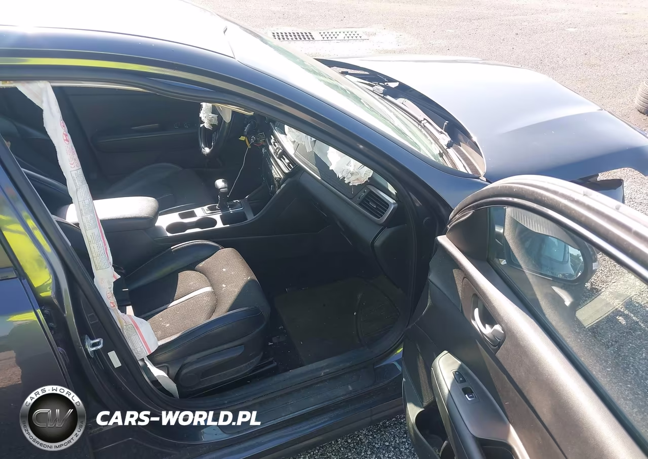 2018 Kia Optima S VIN:5XXGT4L36JG206636 - 5