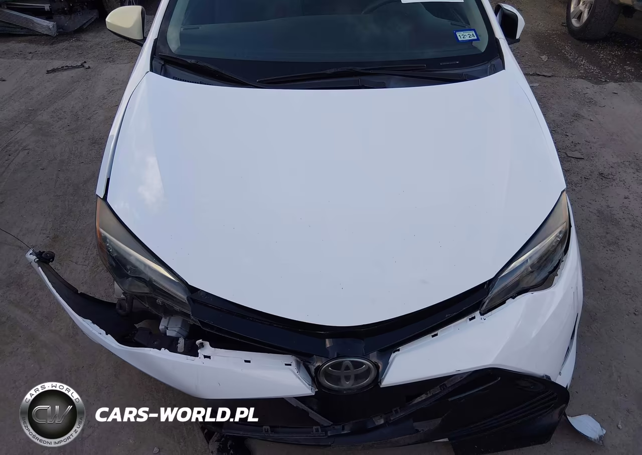 2018 Toyota Corolla Le VIN:5YFBURHE7JP823937 - 12