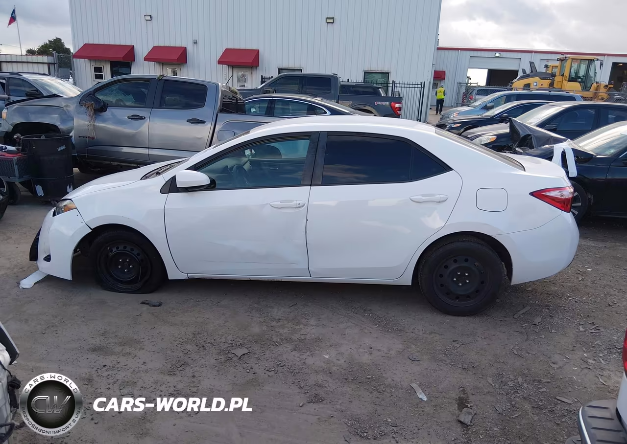 2018 Toyota Corolla Le VIN:5YFBURHE7JP823937 - 14