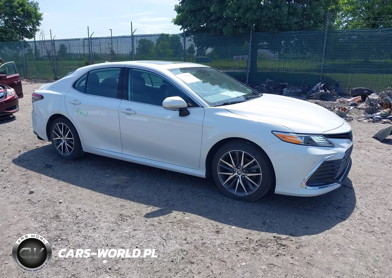2022 Toyota Camry Xle Hybrid – zdjęcie 1 z 16