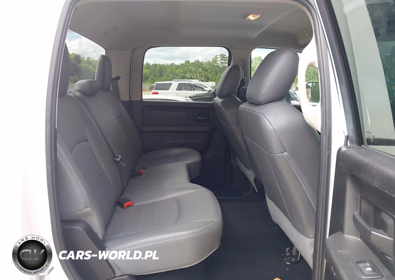 2018 Ram 2500 Tradesman 4X4 6'4 Box VIN:3C6UR5CL1JG368055 - 8