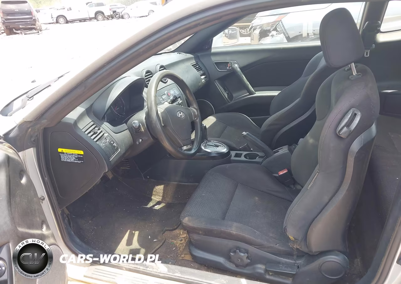 2008 Hyundai Tiburon Gs VIN:KMHHM66D28U266849 - 5