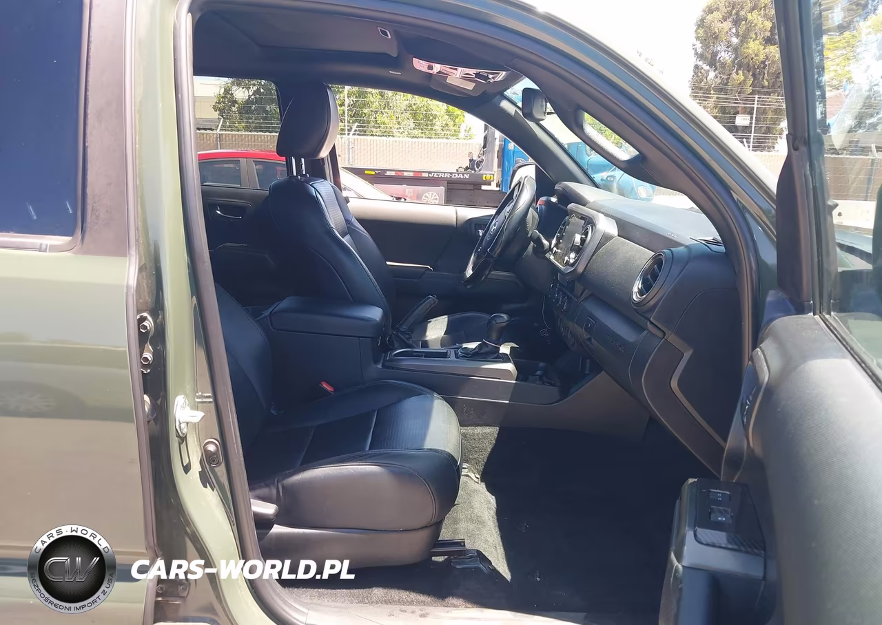 2022 Toyota Tacoma Trd Off Road VIN:3TMCZ5AN5NM496847 - 5