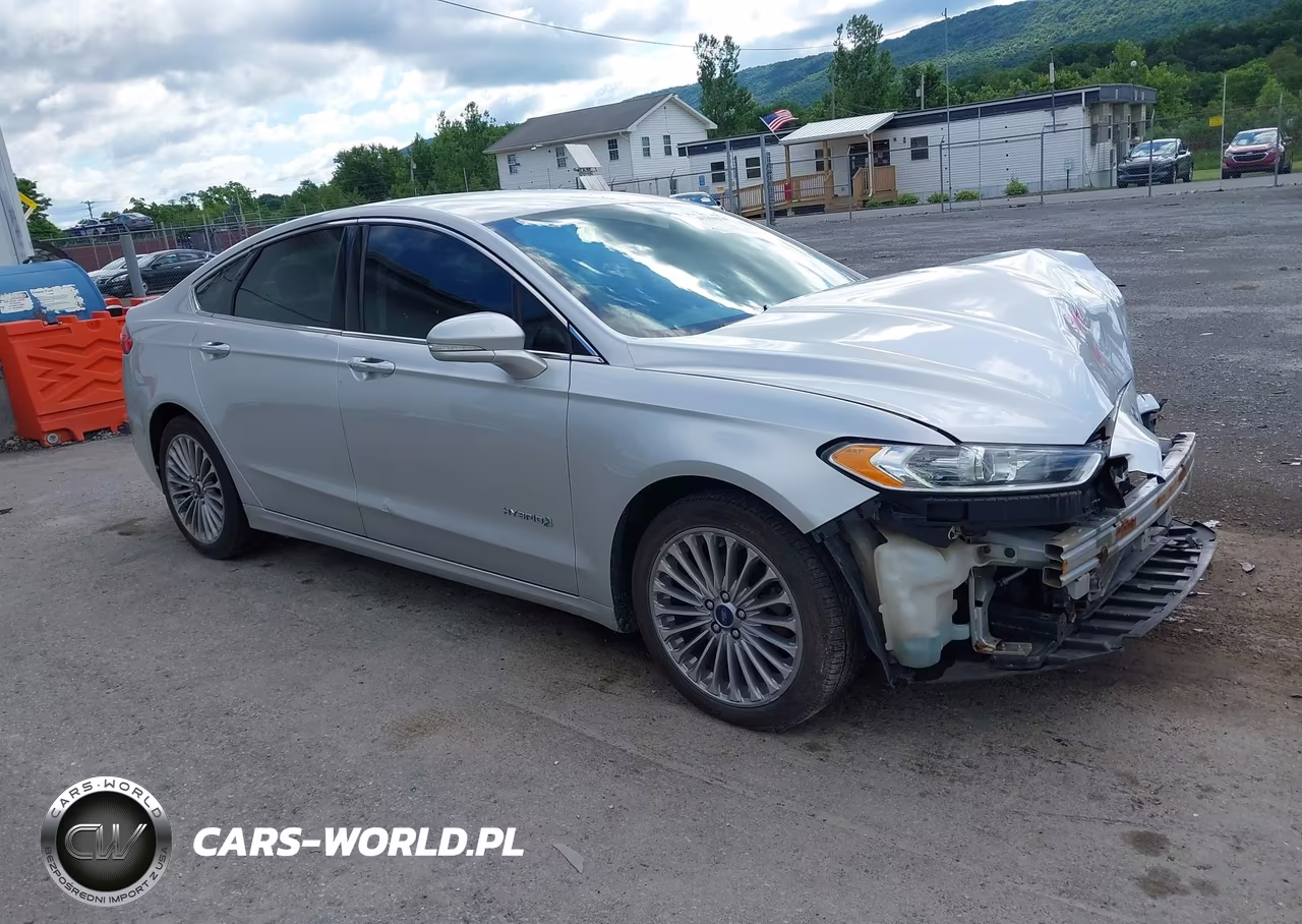 2013 Ford Fusion Hybrid Titanium – zdjęcie 1 z 17