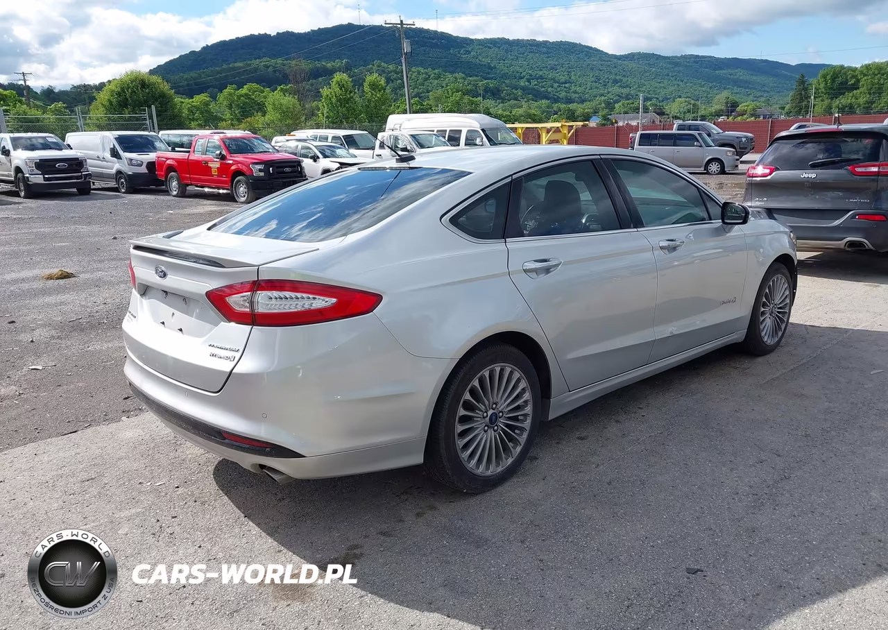 2013 Ford Fusion Hybrid Titanium VIN:3FA6P0RU0DR289498 - 4