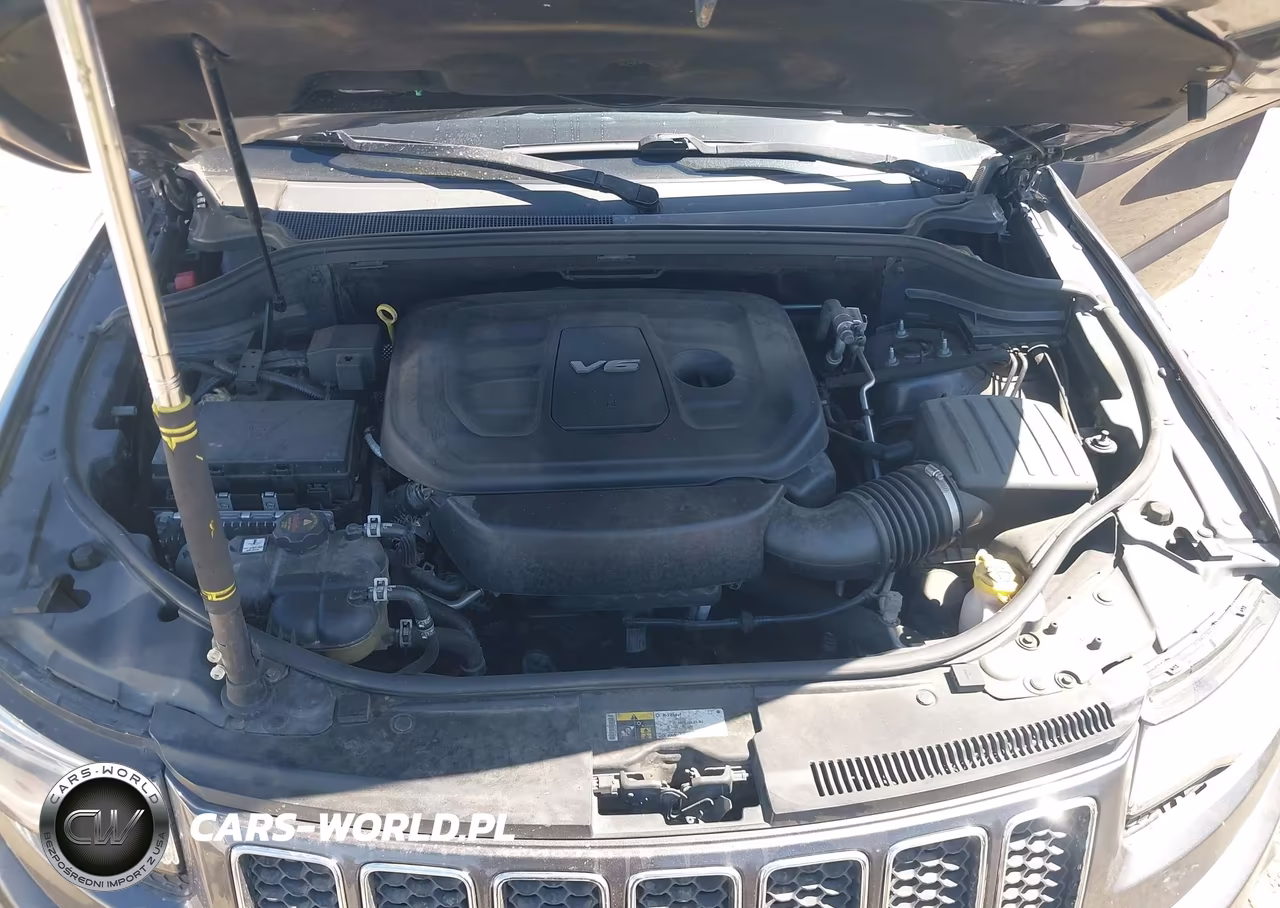 2016 Jeep Grand Cherokee Overland VIN:1C4RJECG4GC322160 - 10