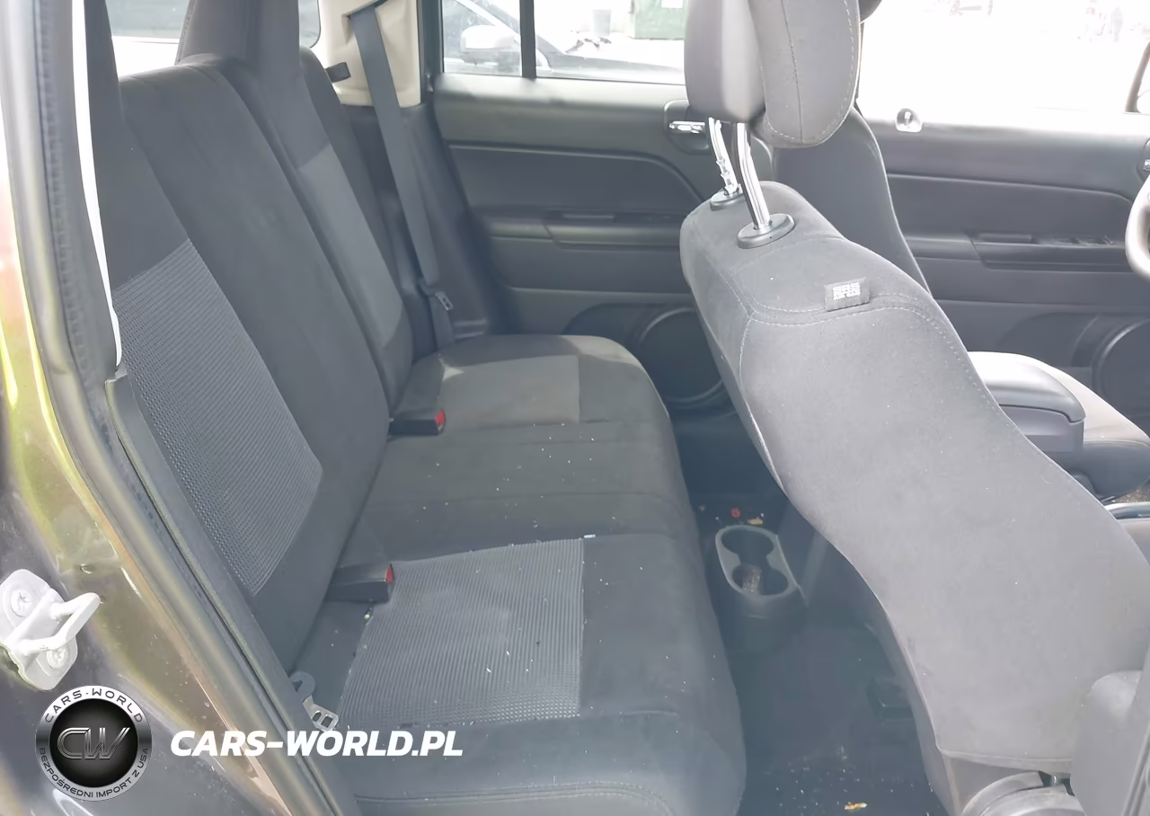 2016 Jeep Patriot Sport VIN:1C4NJPBA0GD575185 - 8
