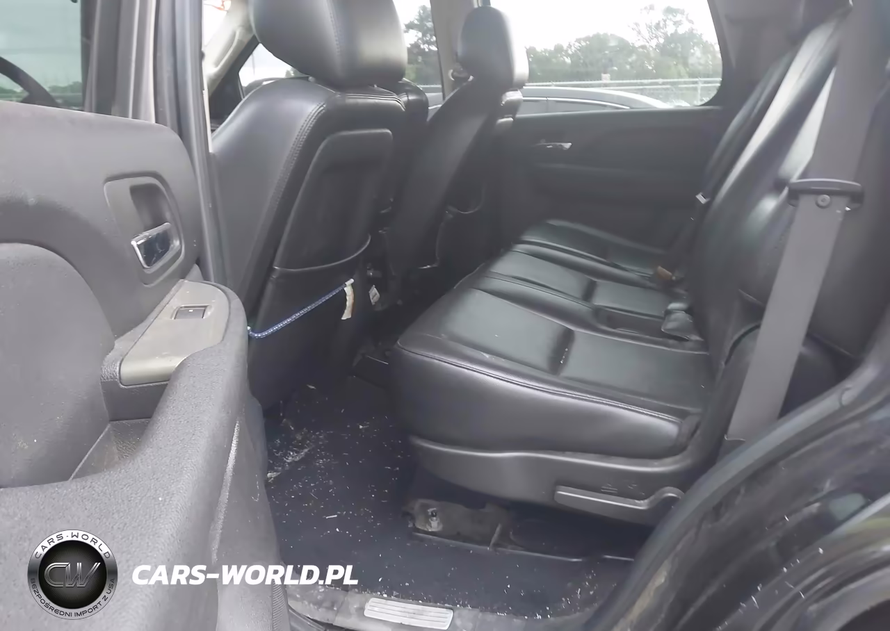 2010 Chevrolet Tahoe Special Services VIN:1GNUKAE04AR265308 - 8