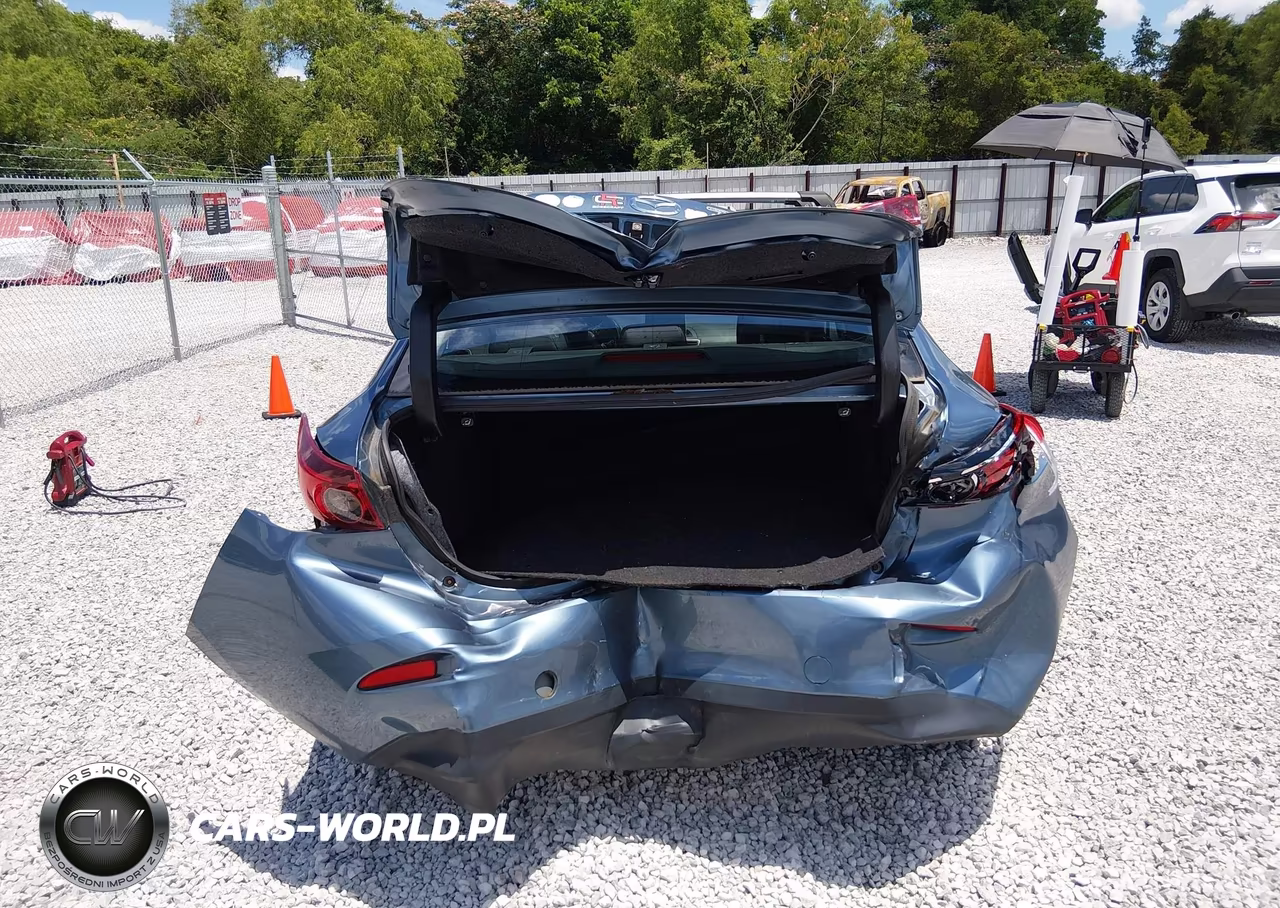 2016 Mazda Mazda3 I Sport VIN:JM1BM1T74G1304674 - 16