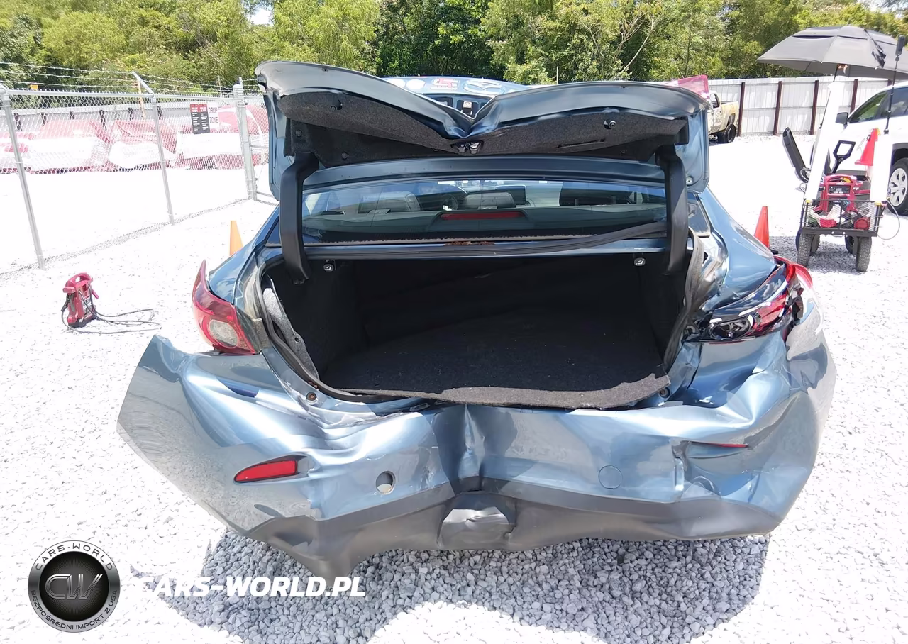 2016 Mazda Mazda3 I Sport VIN:JM1BM1T74G1304674 - 6