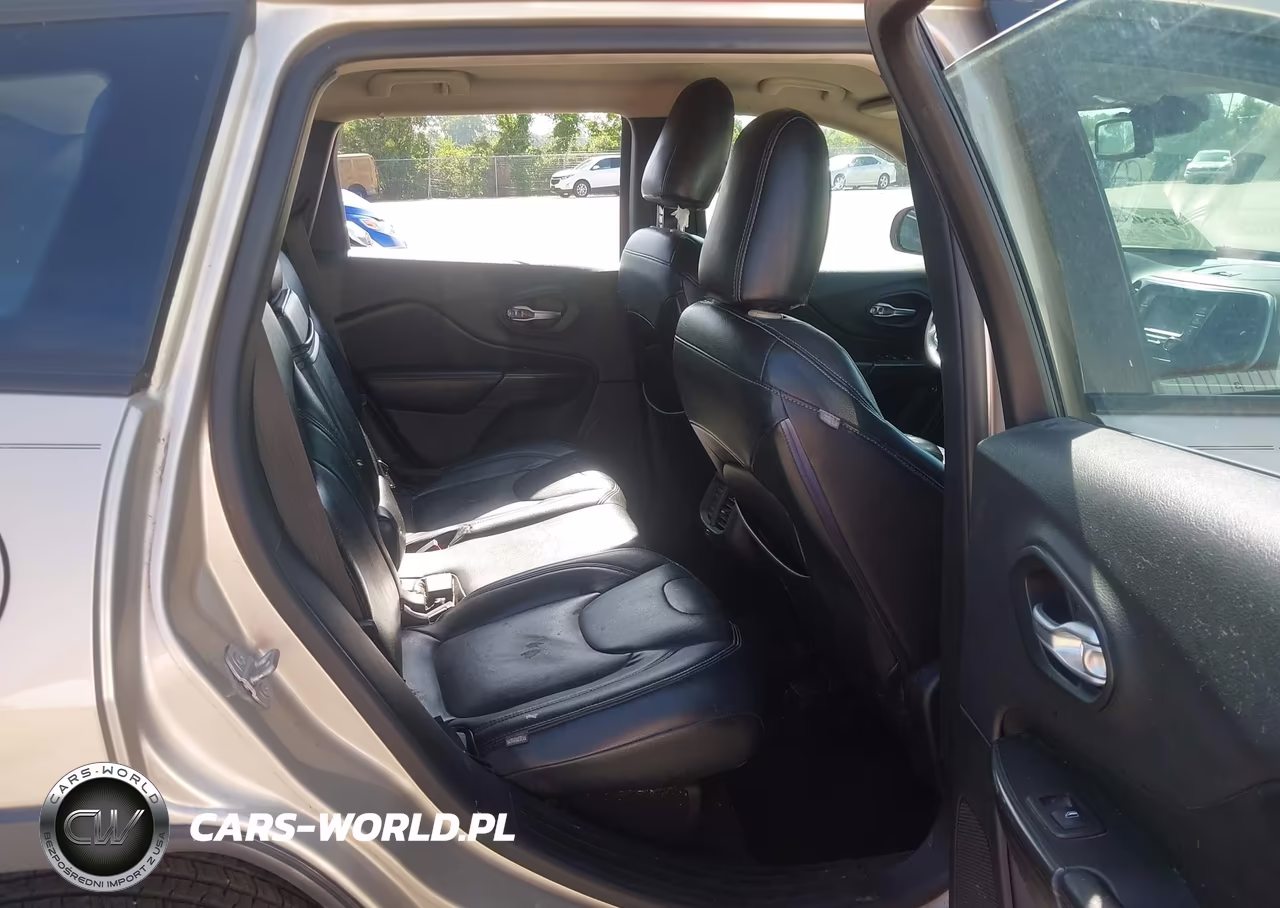 2015 Jeep Cherokee Sport VIN:1C4PJMAB6FW571064 - 8
