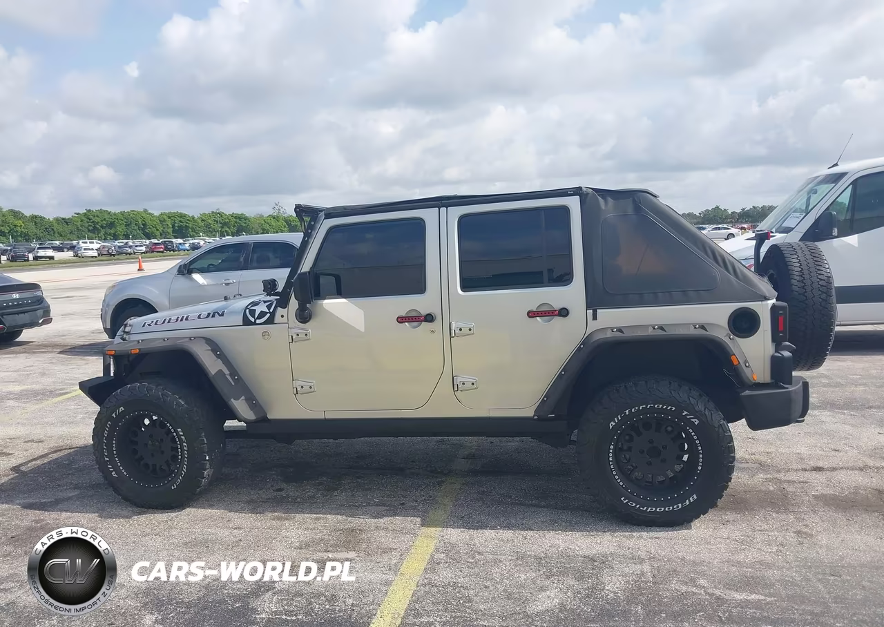 2010 Jeep Wrangler Unlimited Rubicon VIN:1J4HA6H13AL115489 - 14