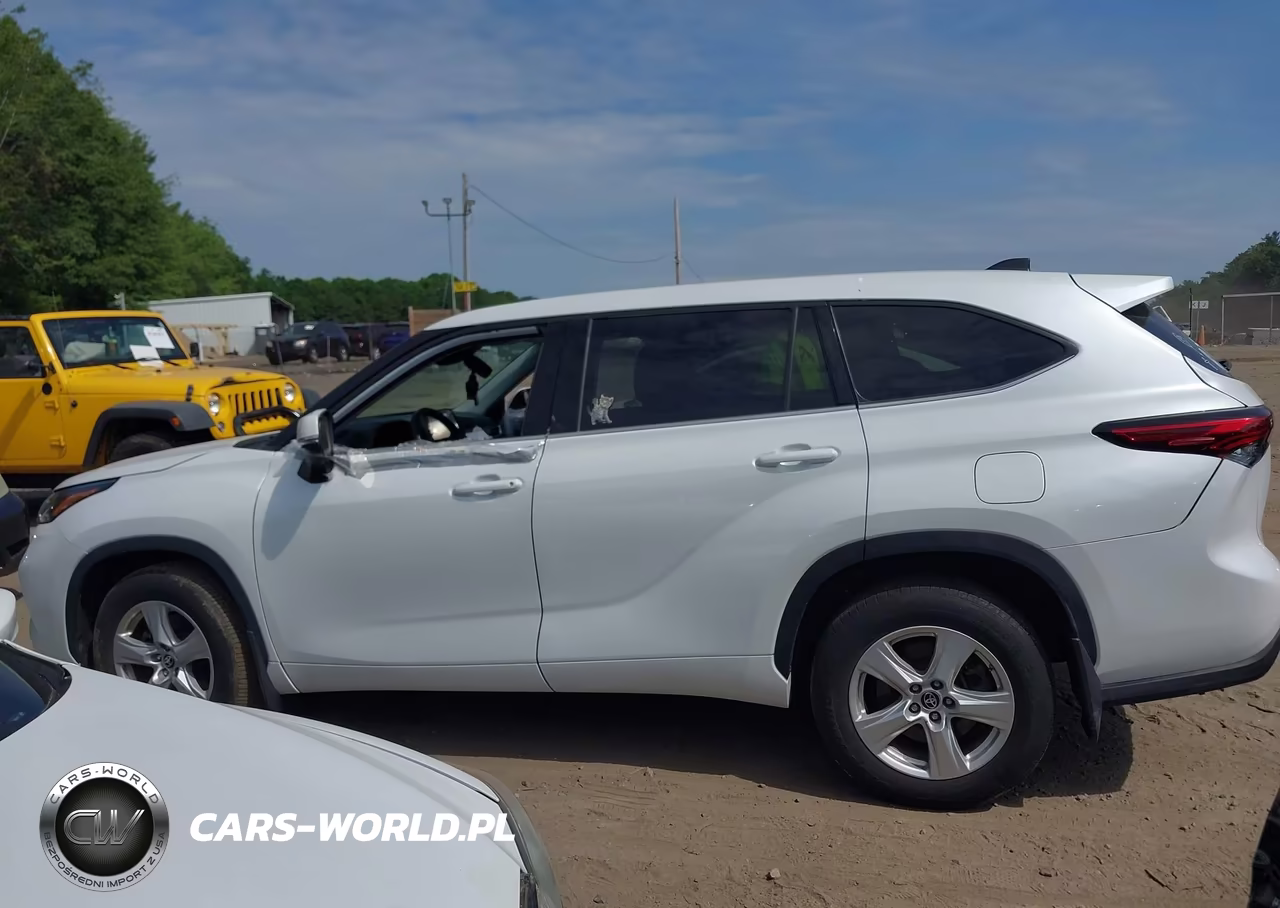 2022 Toyota Highlander Le VIN:5TDBZRBH2NS562539 - 14