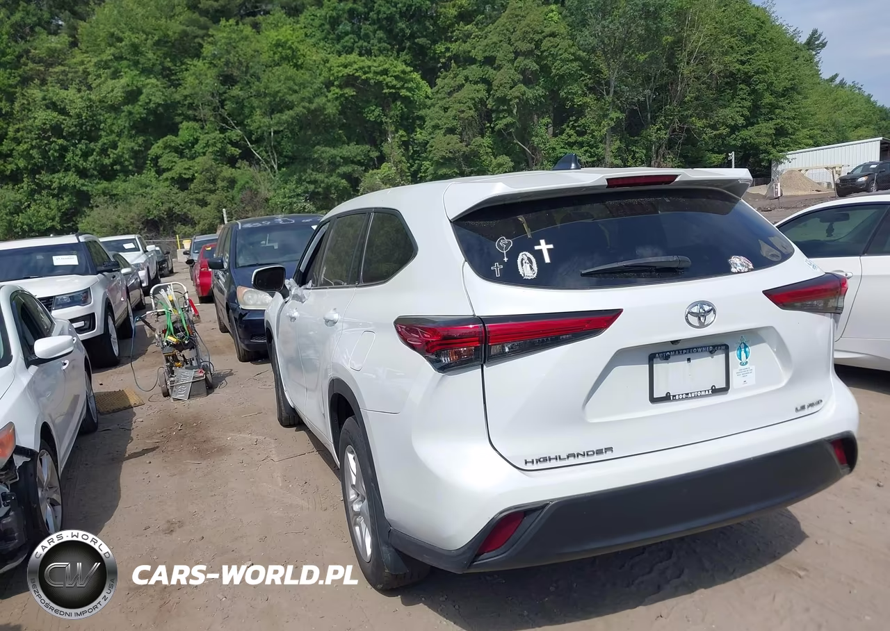 2022 Toyota Highlander Le VIN:5TDBZRBH2NS562539 - 3