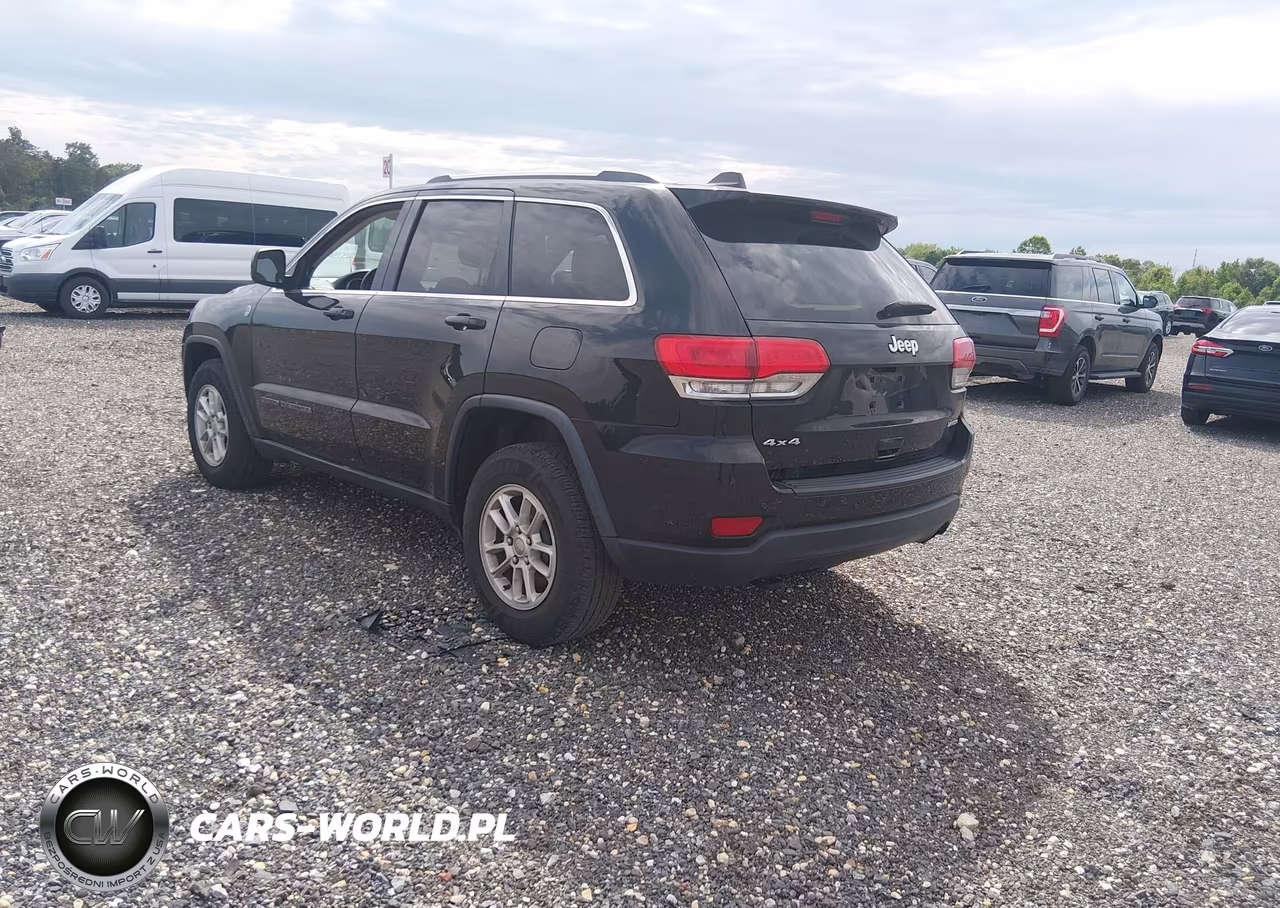 2019 Jeep Grand Cherokee Laredo E 4X4 VIN:1C4RJFAG4KC754197 - 3