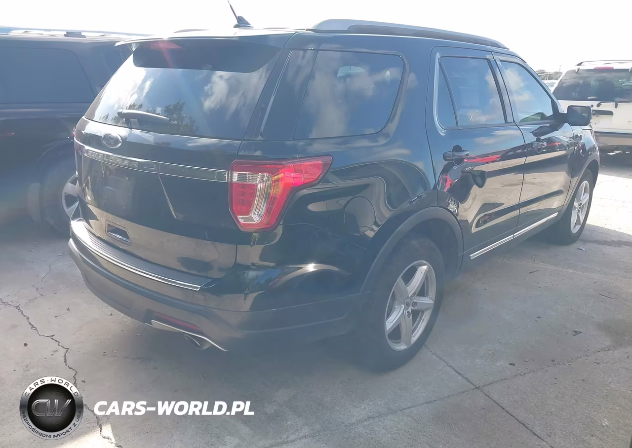 2018 Ford Explorer Xlt VIN:1FM5K7D89JGA13424 - 4