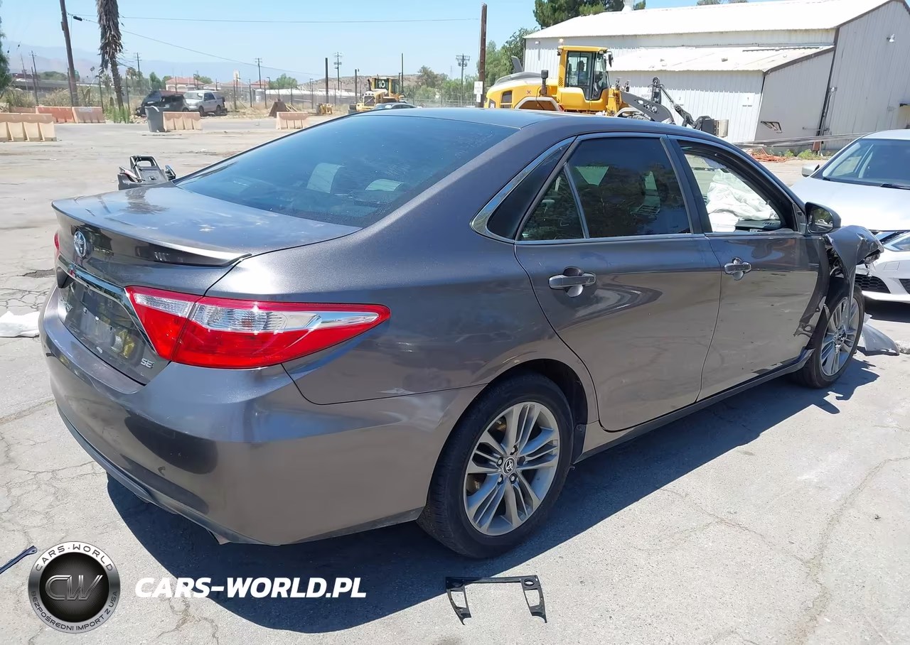 2016 Toyota Camry Se VIN:4T1BF1FK5GU182606 - 4