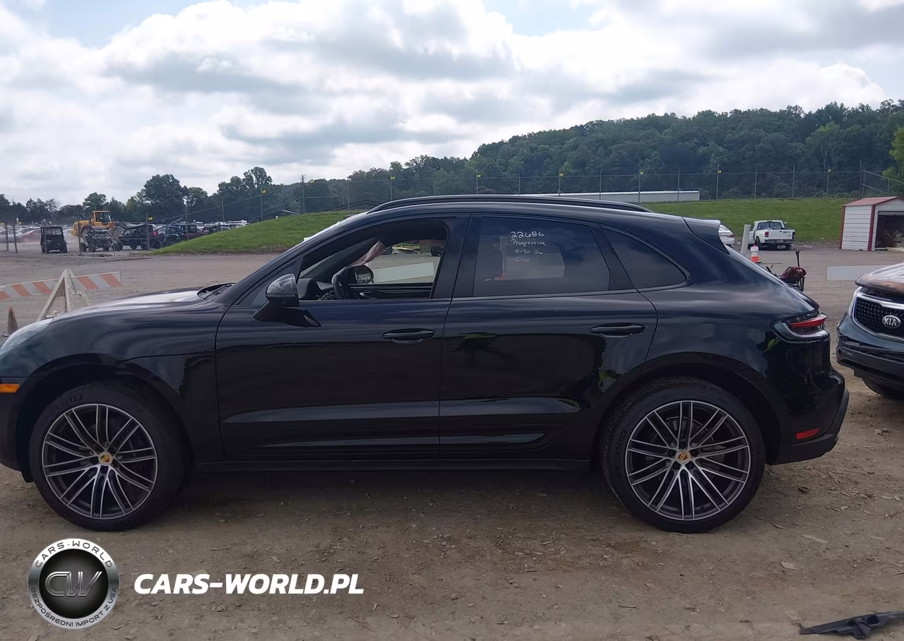 2026 Porsche Macan T VIN:WP1AA2A59TLB01563 - 14