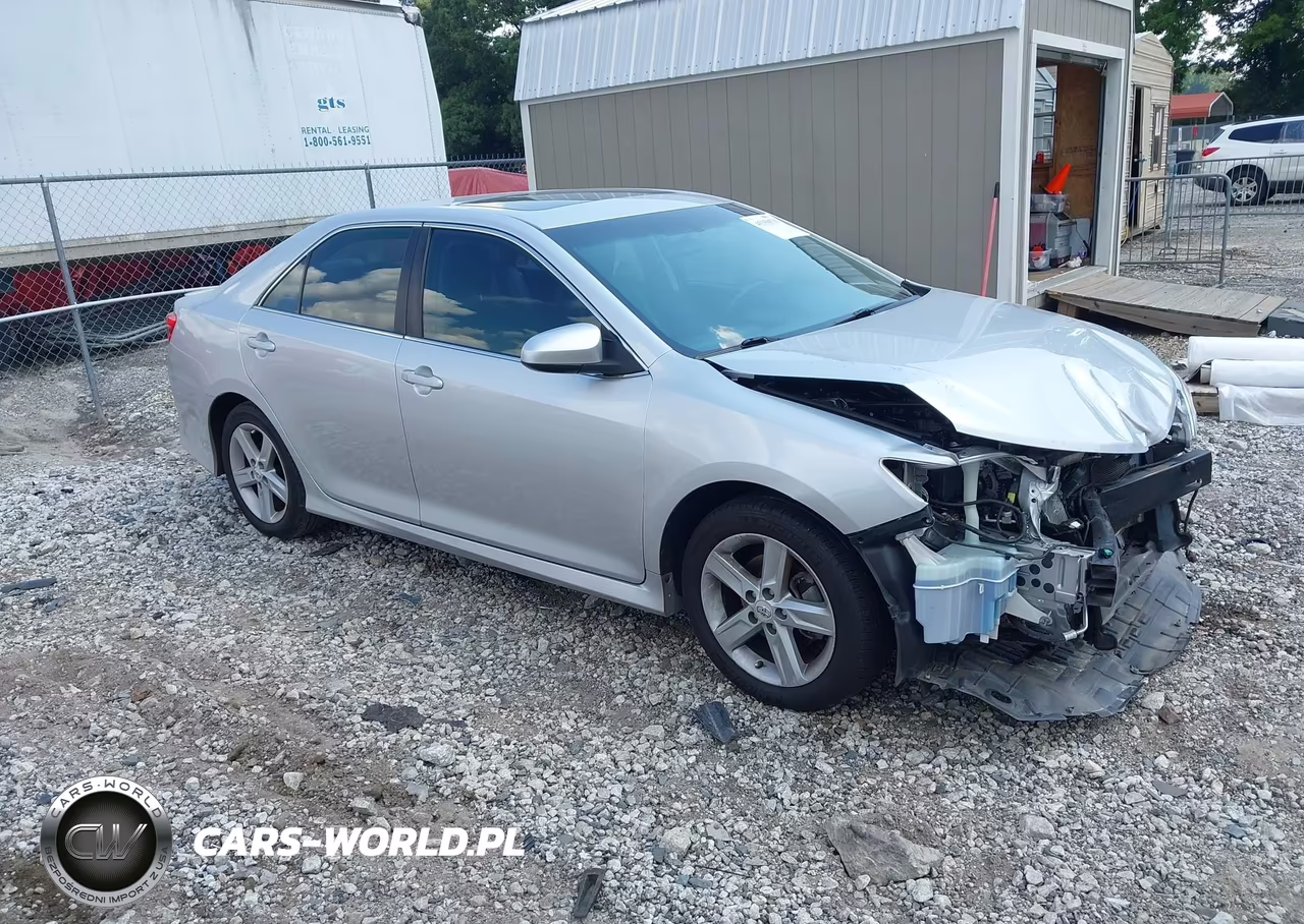 2012 Toyota Camry Se – zdjęcie 1 z 14